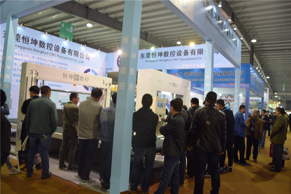 东莞恒坤数控海绵切割机设备参展图片